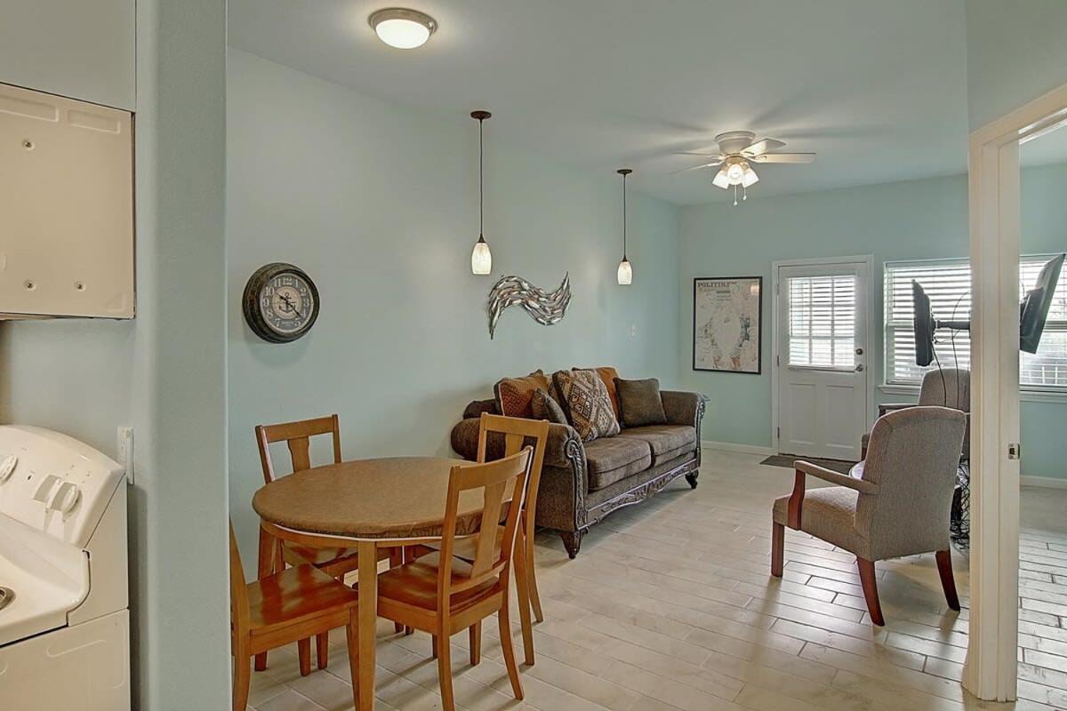 Captain Quarter's 1 Bedrm Unit At Sea Isle Village * Port Aransas