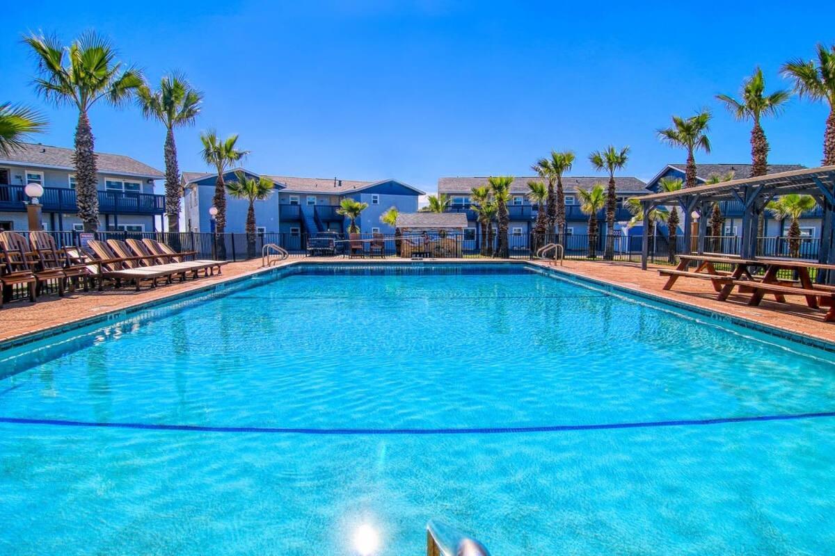 Captain Quarter's 1 Bedrm Unit At Sea Isle Village Port Aransas